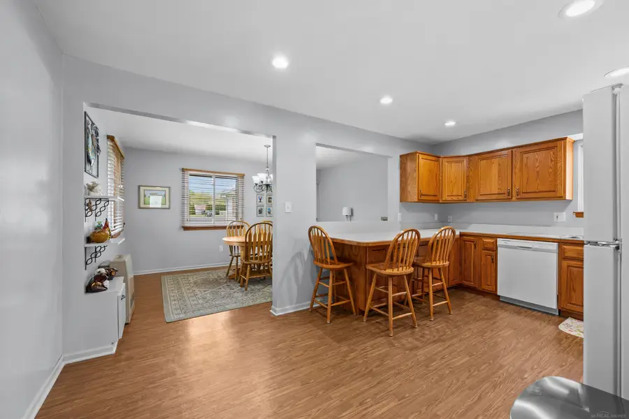 8607 Leslie, Sterling Heights, MI 48314 - #3