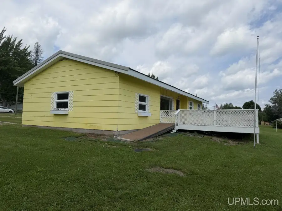 515 Bowling, Baraga, MI 49908 - #2