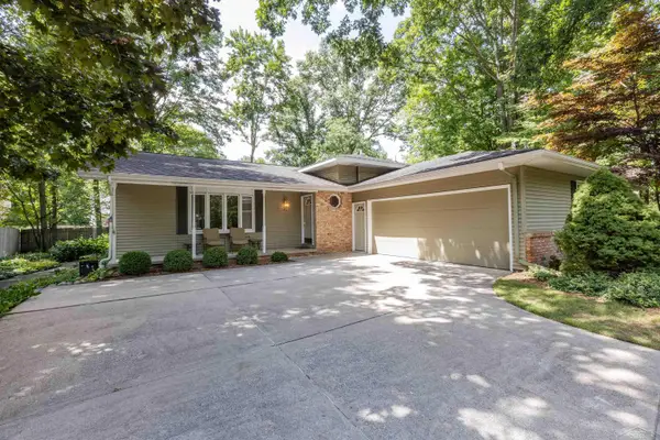 5 Robin Ct, Midland, MI 48640