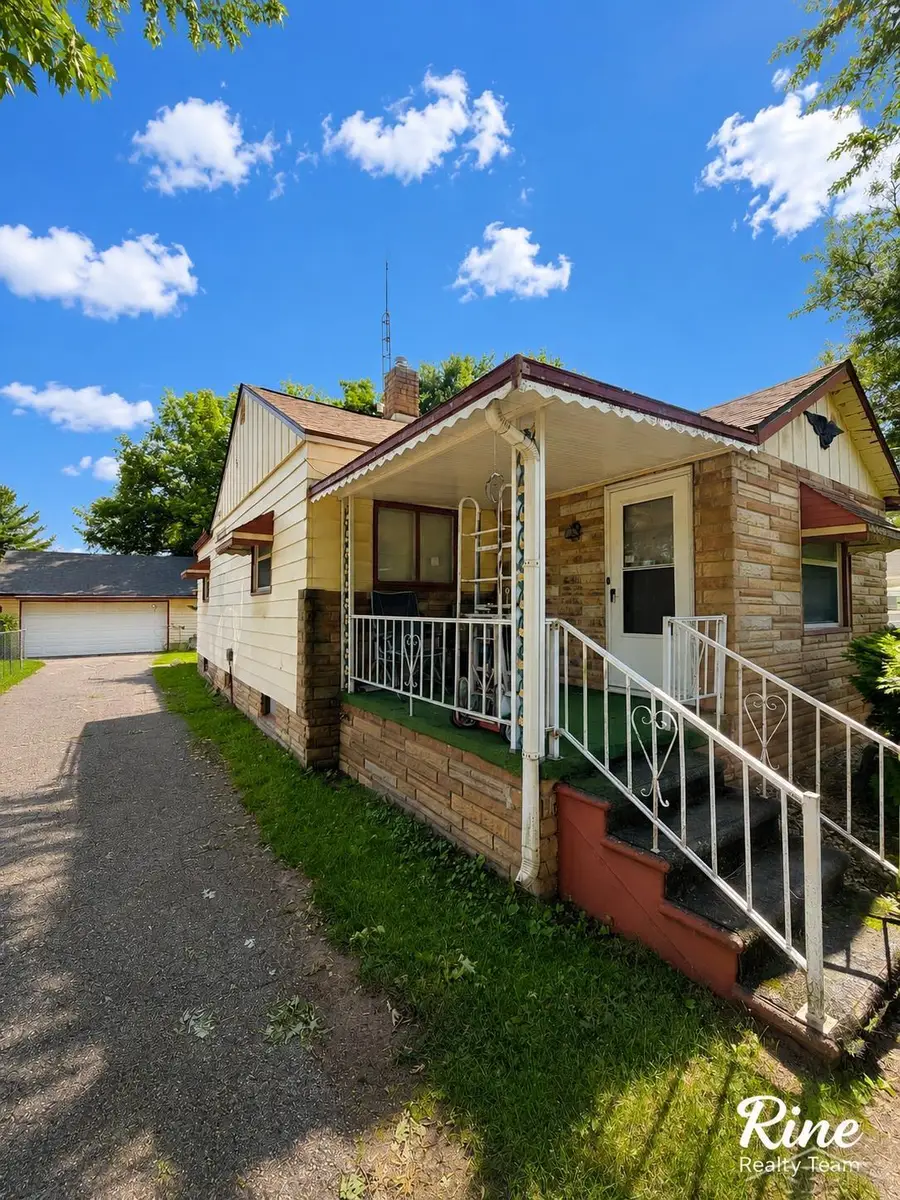 3204 E Hemphill, Burton, MI 48529 - #3