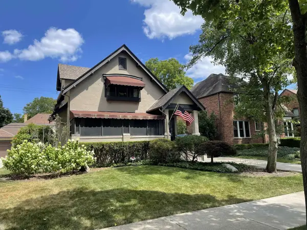 1352 Grayton, Grosse Pointe, MI 48230