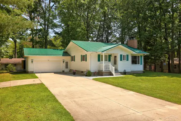 110 Chippewa, Prudenville, MI 48651