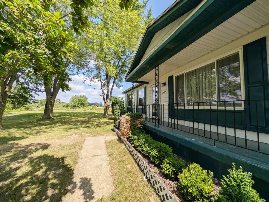 1415 S Nichols, Swartz Creek, MI 48473 - #3