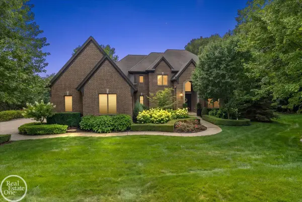 2761 Plum Creek #Unit 45, Oakland Twp, MI 48363