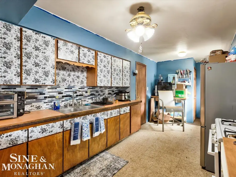 1219 White St, Port Huron, MI 48060 - #3