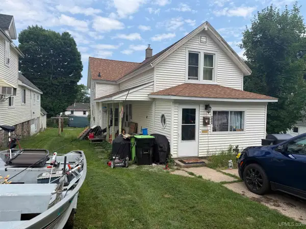 924 W Superior, Munising, MI 49862