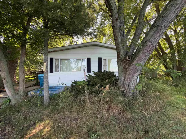 4310 E Laporte, Freeland, MI 48623