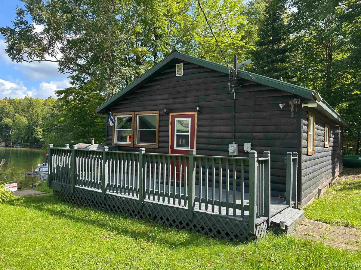 2942 Sycamore, Republic, MI 49879 - #1