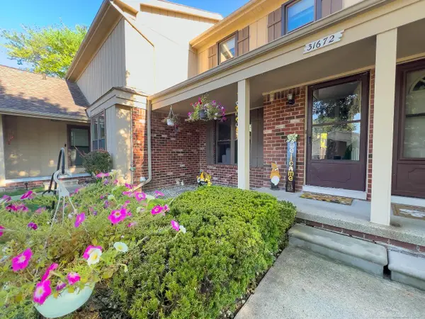 31672 Bear Creek, Warren, MI 48093