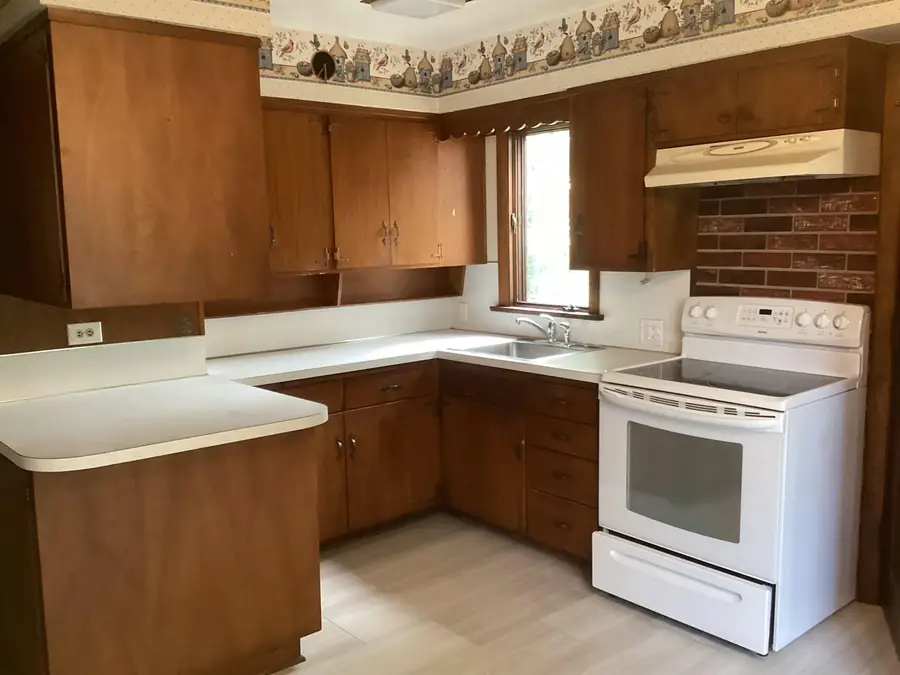 1800 Kosciuszko, Bay City, MI 48708 - #3