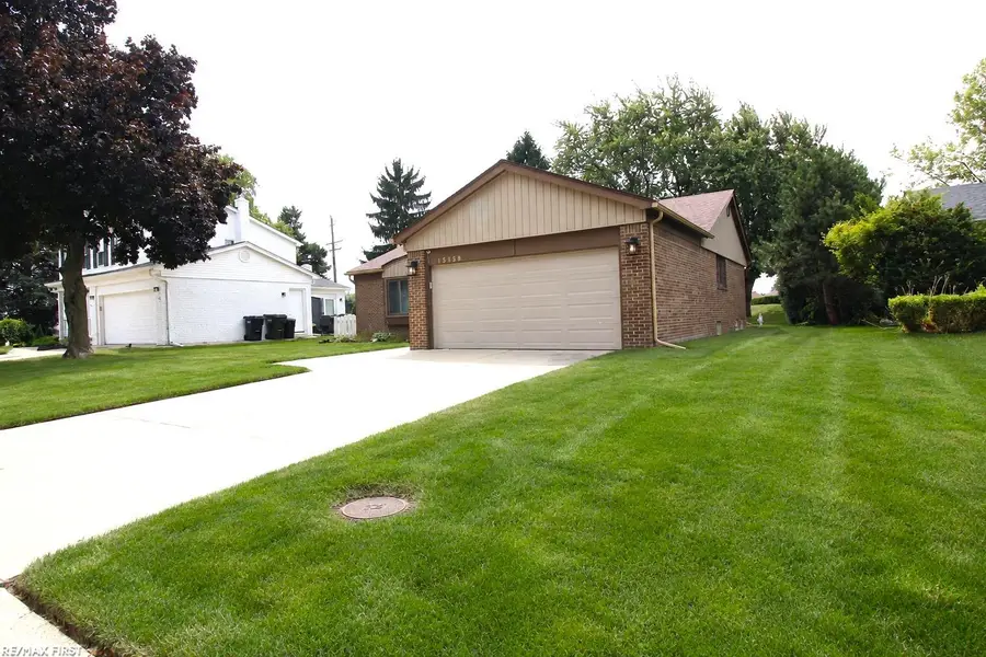 15158 Congress, Sterling Heights, MI 48313 - #3