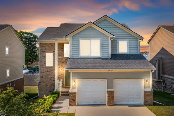 3923 Maple, Auburn Hills, MI 48326