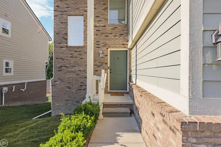 3923 Maple, Auburn Hills, MI 48326 - #2