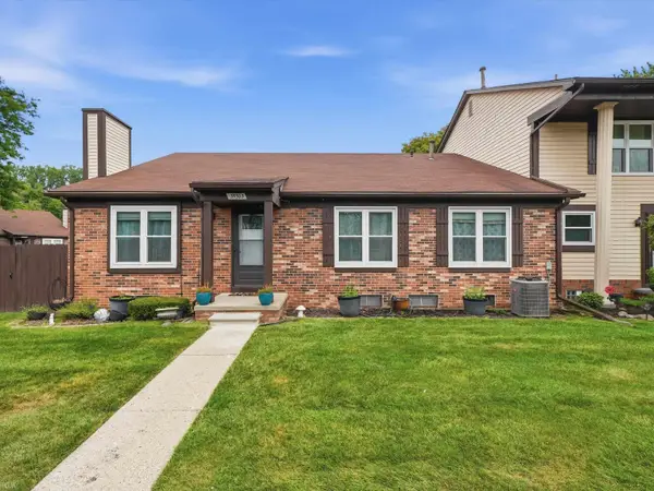 35303 Bristlecone #87, Clinton Township, MI 48035