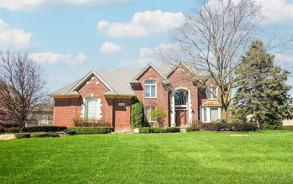 54182 Queensbourough, Utica, MI 48315