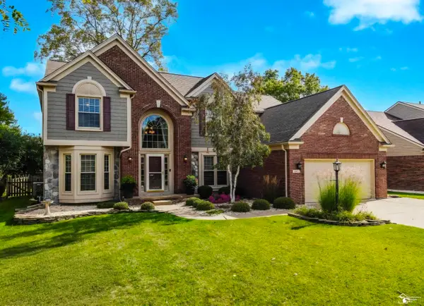 843 Regents Park, Monroe, MI 48161
