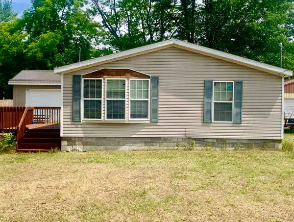 10419 Hunters Trail, Lake, MI 48632