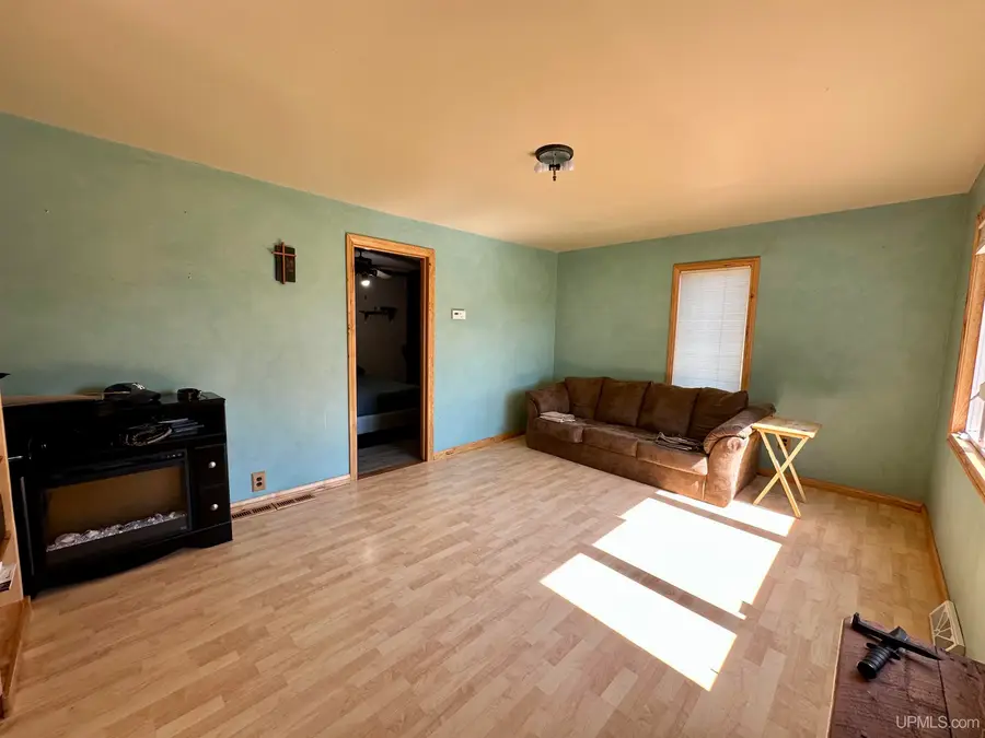 1114 Willow, Gladstone, MI 49837 - #3