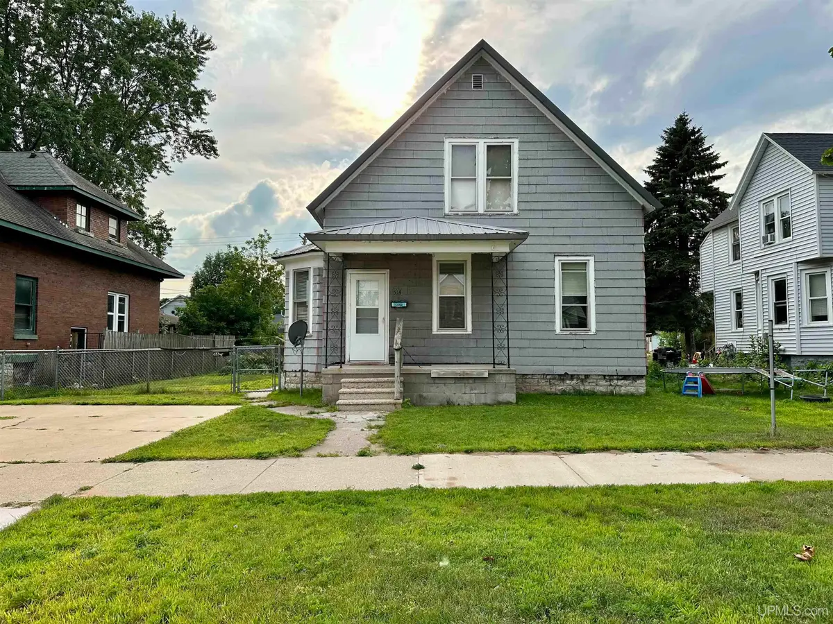 514-516 S 15th, Escanaba, MI 49829 - #1