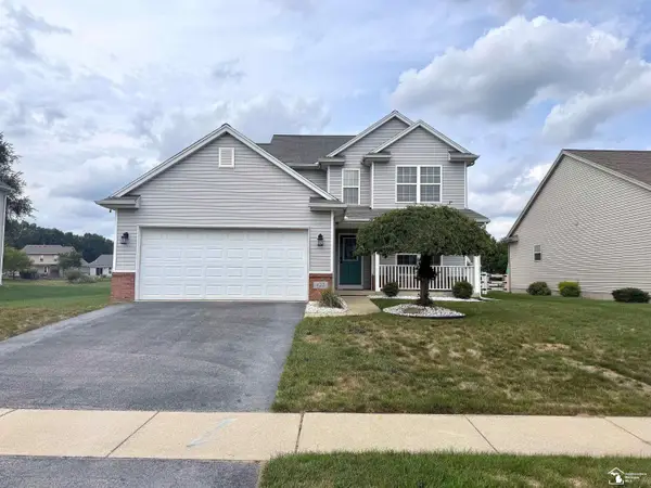 422 Oak Creek, Temperance, MI 48182