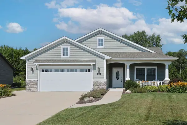 6207 Diamond View West, Midland, MI 48642