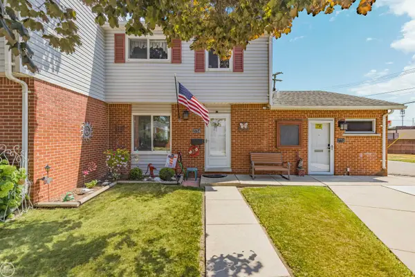 27754 Eastwick Square, Roseville, MI 48066