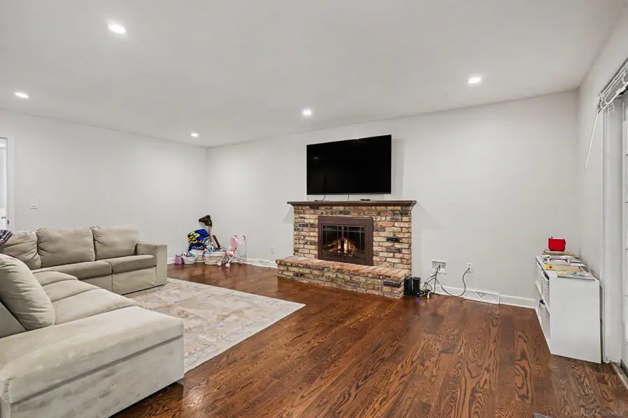 3229 Delevan, Saginaw, MI 48603 - #3