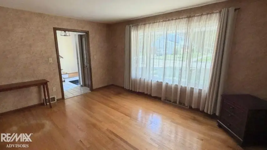 35923 Cadre, Clinton Township, MI 48035 - #2