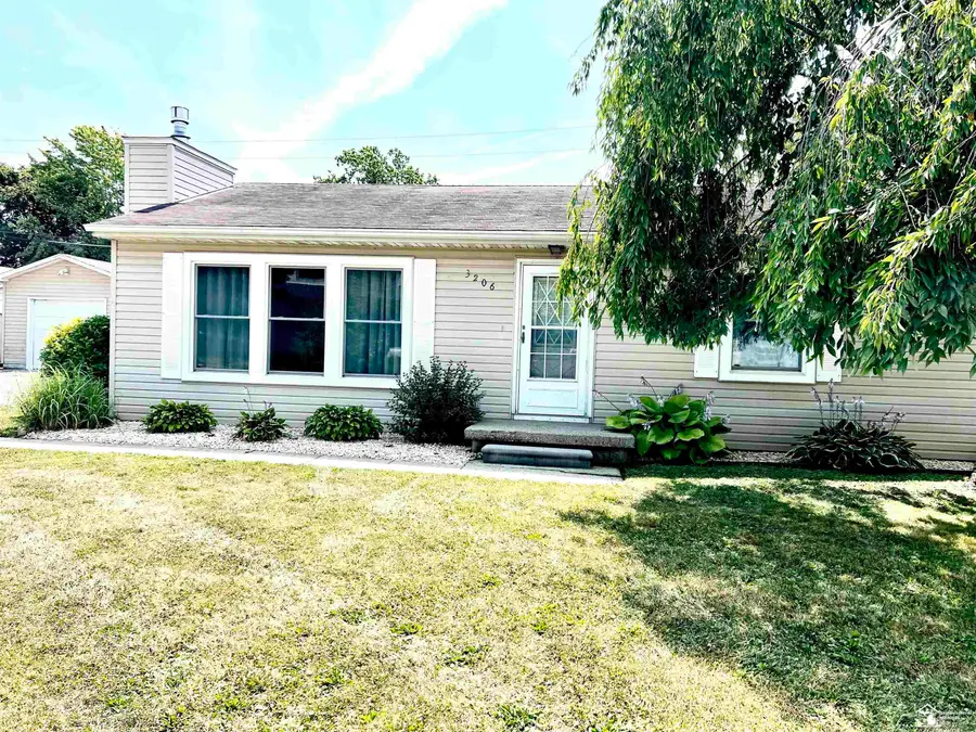 3206 Laurelwood, Monroe, MI 48162 - #2
