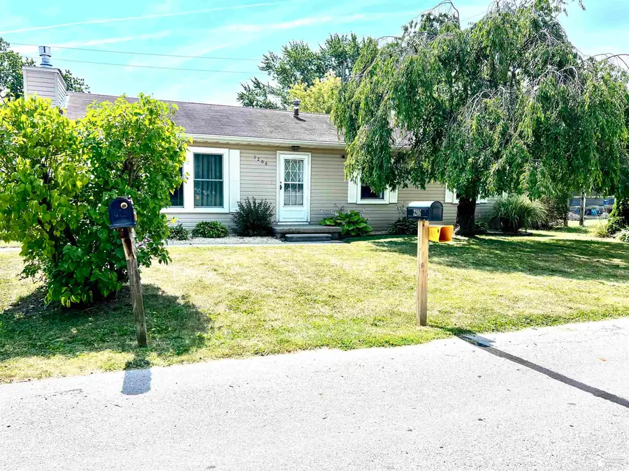 3206 Laurelwood, Monroe, MI 48162 - #3