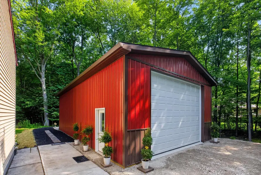 5016 Airport, Midland, MI 48642 - #2