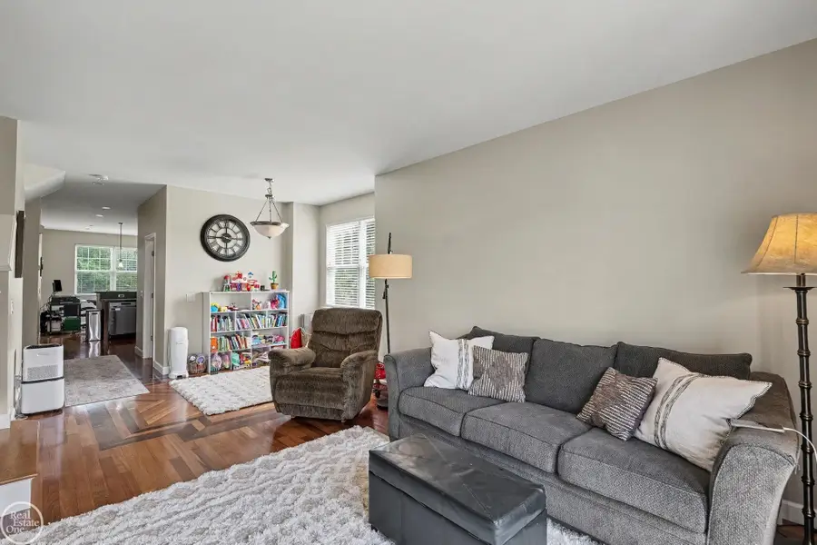 228 Wright #UNIT 73, BLDG 401, Wixom, MI 48393 - #3