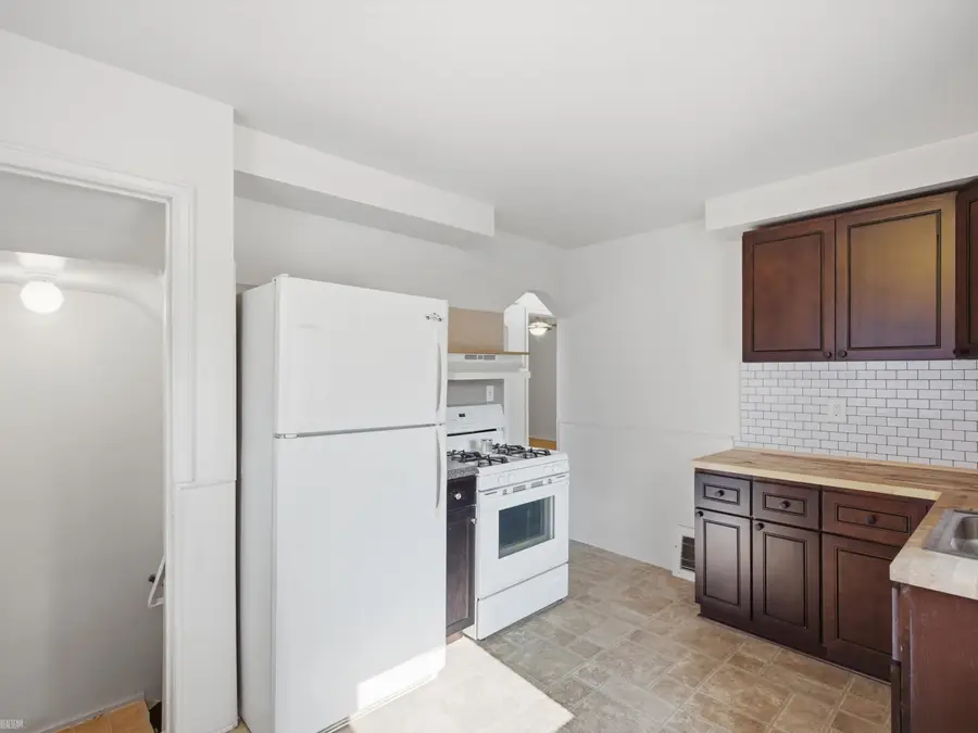 29850 John J, Roseville, MI 48066 - #3