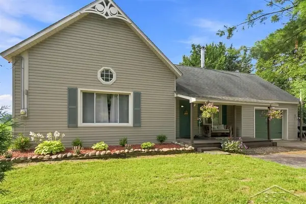 4646 E Hubbard, Midland, MI 48642