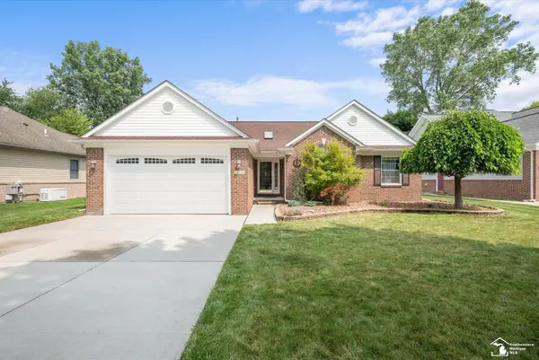 30134 Willow Springs, Flat Rock, MI 48134