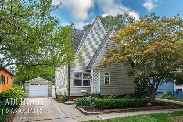 75 Mapleton, Grosse Pointe Farms, MI 48236