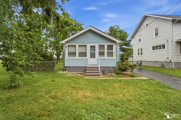 624 Palmwood, Monroe, MI 48161