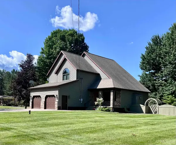 101 Dandelion, Marquette, MI 49855