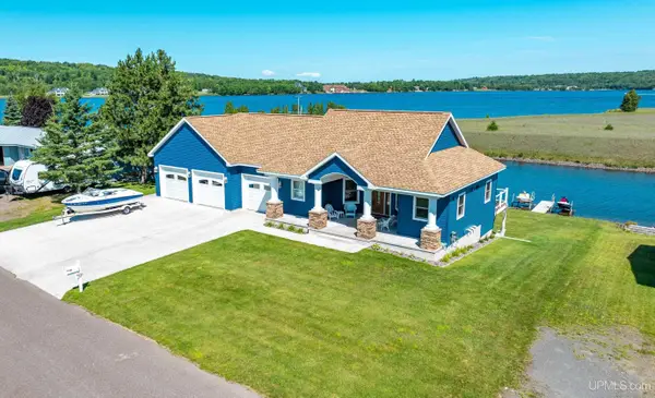 7023 Sandpiper, Houghton, MI 49931