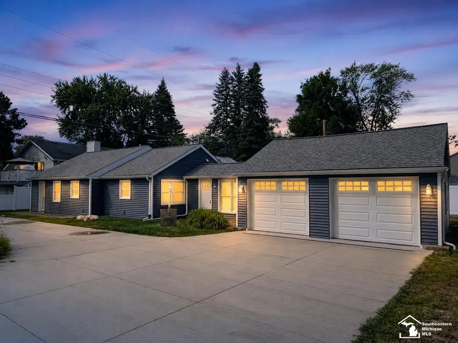 4860 Cass Elizabeth, Waterford, MI 48327 - #2