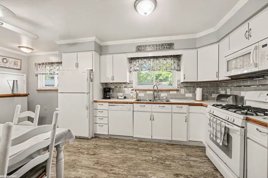 31015 Palomino, Warren, MI 48093 - #3
