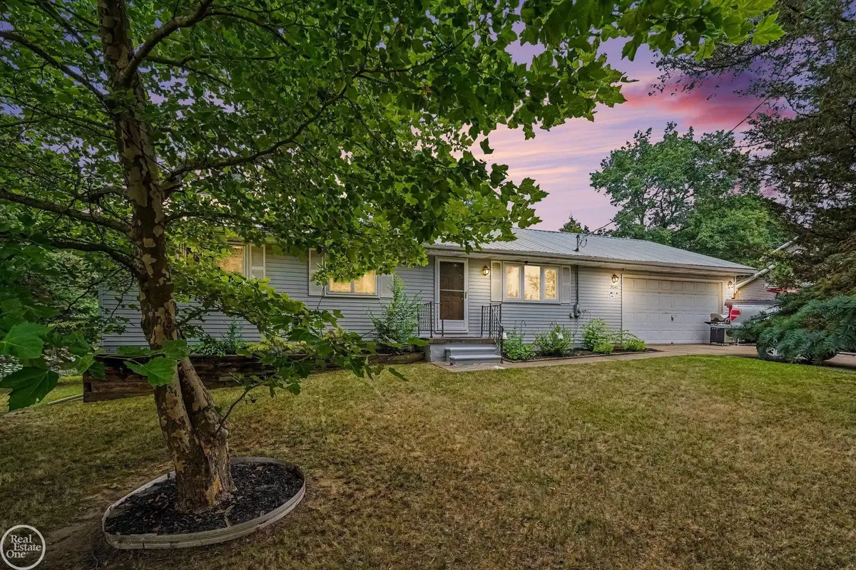 2040 Willhite, Waterford, MI 48327 - #1