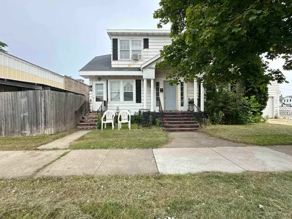 1112 N 1st, Escanaba, MI 49829