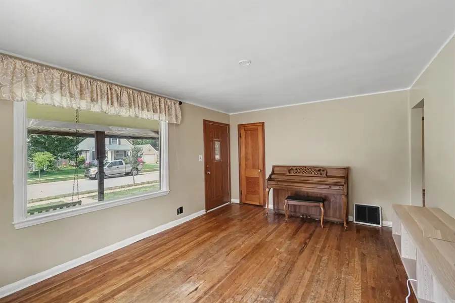 2106 Tennessee, Midland, MI 48642 - #3