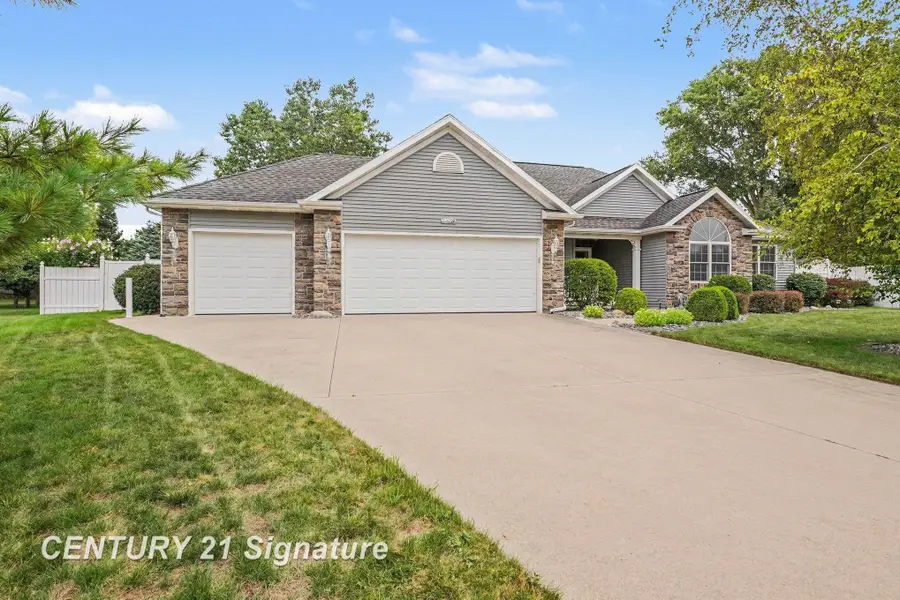 4470 Meadow Creek, Saginaw, MI 48603 - #2