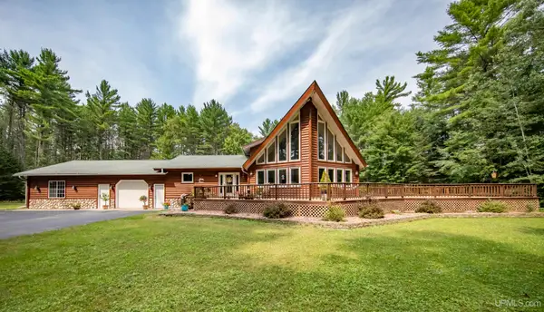 1768 River Bend, Eagle River, WI 54521