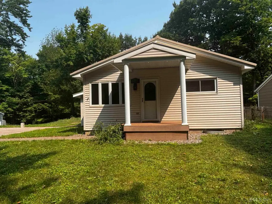 1802 Werner, Marquette, MI 49855 - #2