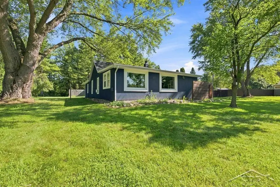 3233 E Gordonville, Midland, MI 48640 - #2