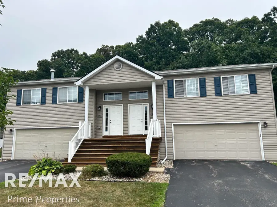 1014 Timber Ridge, Grand Blanc, MI 48439 - #2