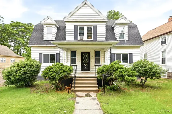 123 Woodside, Bay City, MI 48708